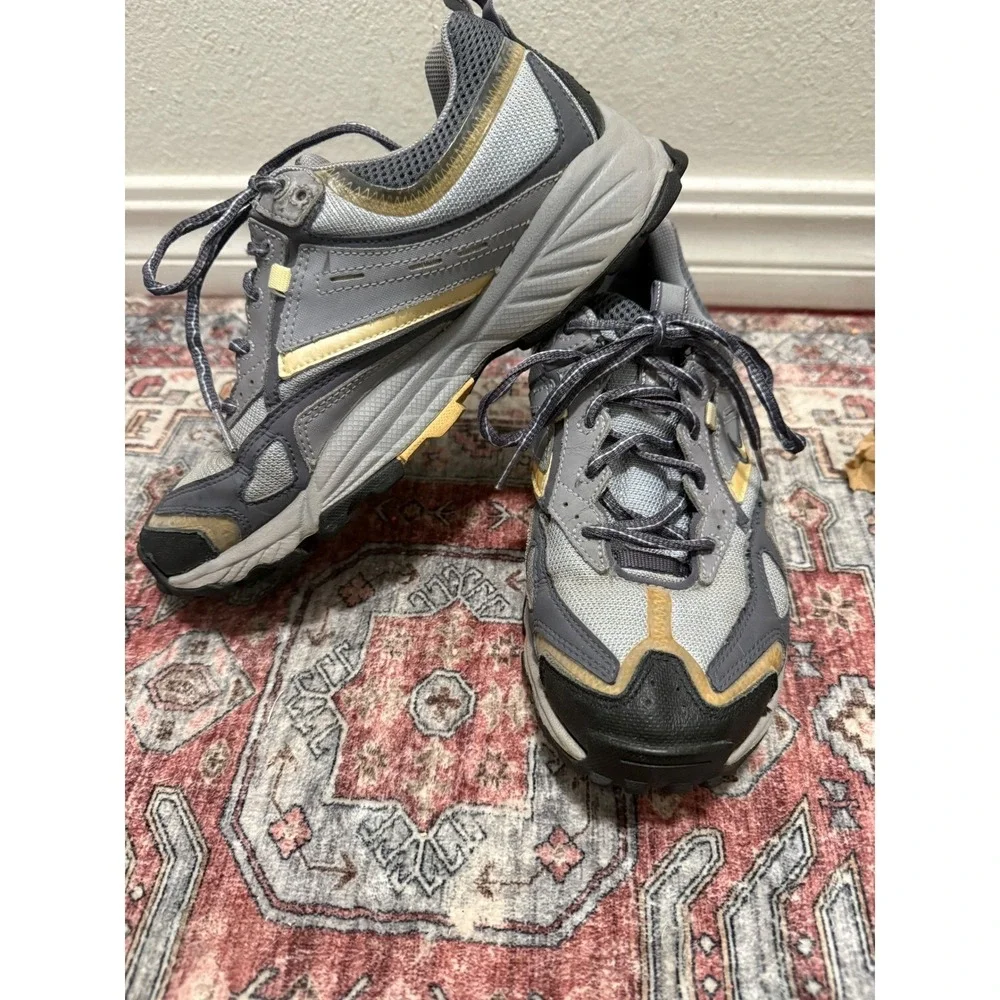 Nike ACG Y2K‎ Running Shoes Mens 8.5 Grey Gold Vintage 2005 311871-471